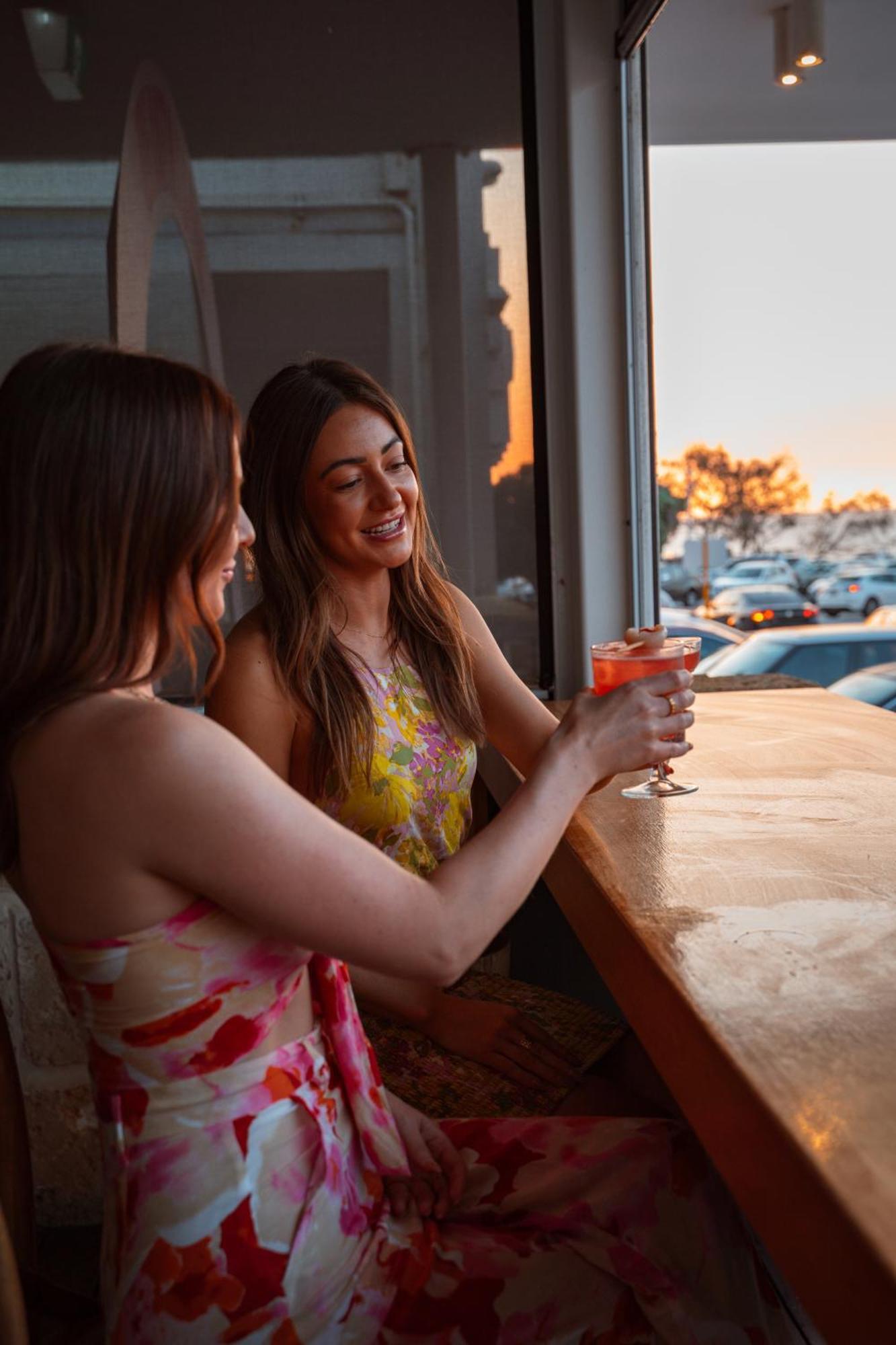 Cottesloe Beach Hotel Perth Eksteriør bilde