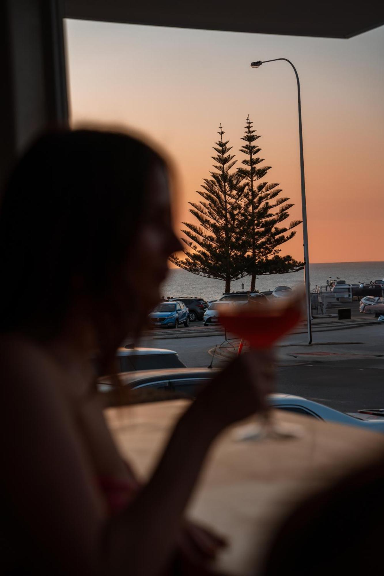 Cottesloe Beach Hotel Perth Eksteriør bilde
