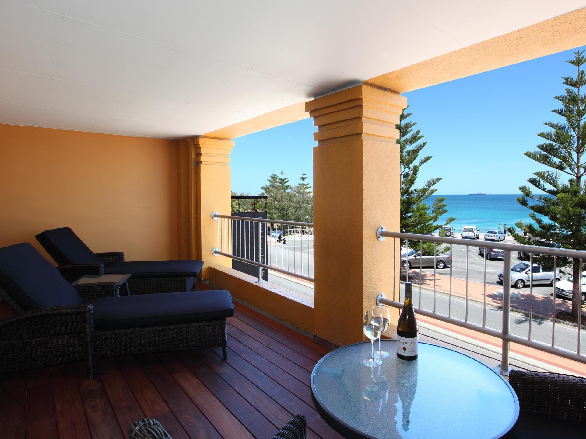 Cottesloe Beach Hotel Perth Eksteriør bilde