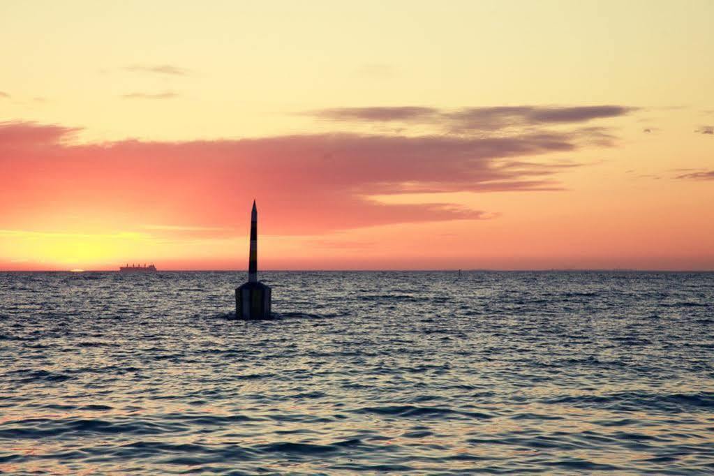 Cottesloe Beach Hotel Perth Eksteriør bilde